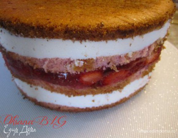 После охлаждения торт достать из формы, перевернуть на блюдо.