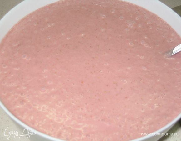 Получается розовый ароматный мусс с пузырьками.