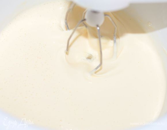 Добавить сливки со сметаной.