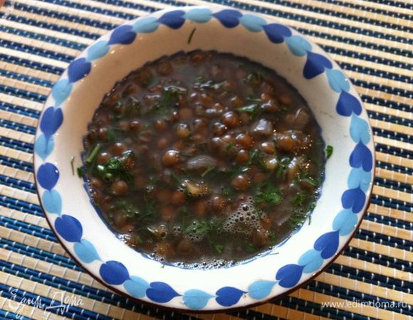 В случае необходимости добавить немного воды до нужной густоты. Перед подачей можно украсить зеленью.