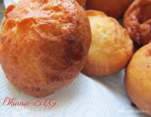 Выложить на бумажною салфетку, чтобы стекло лишнее масло.