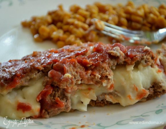 Готовый митлоф подаем горячим, разрезав порционно.