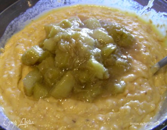 Добавляем наш ревень и еще раз перемешиваем. 
