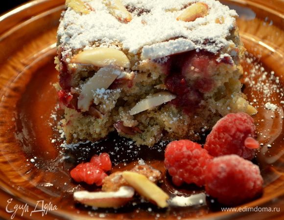 Готовый блонди припыляем по желанию сах.пудрой и разрезаем на 16 квадратов. Подаем к чаю! Приятного аппетита.