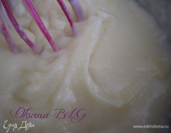 Варить до закипания, крем должен начать пузырится и стать густым. Охладить.