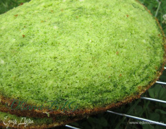 Разрезать на 4 коржа.