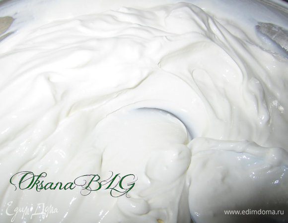 Ганаш. Сливки довести до кипения.