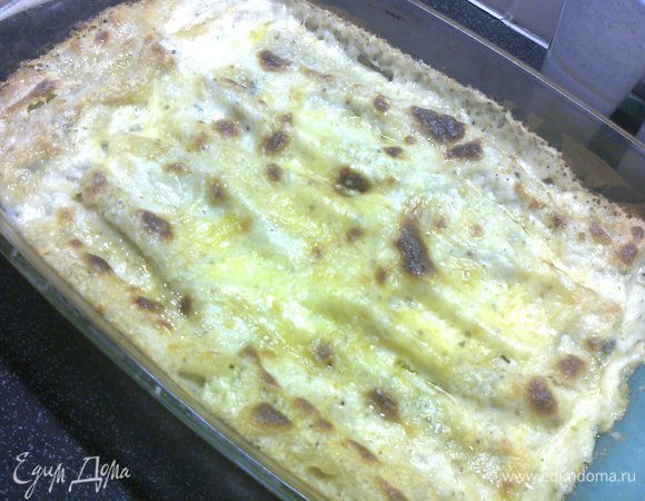 Закрываем фольгой и выпекаем 30 минут при температуре 200С,потом фольгу убираем и печем до румяной корочки. 