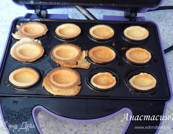 Накрываем крышкой. Готовим 3,5–4 минуты.