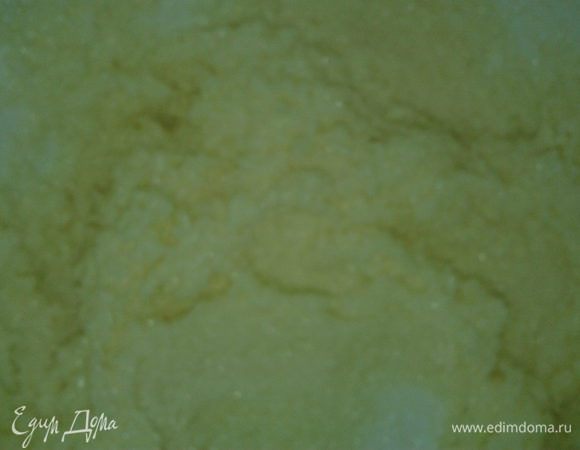 масло растереть с сахаром добела
