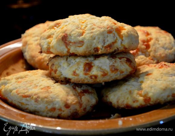 Подаем к столу горячими.