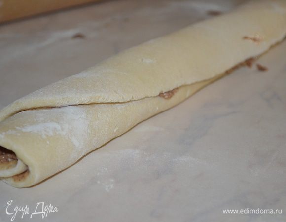 Свернуть в рулет.