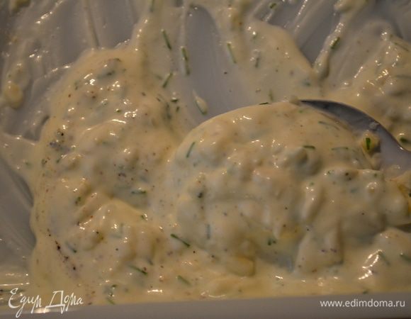 Разогреть духовку до 200гр.
В небольшом блюде смешаем все ингридиенты кроме рыбки.