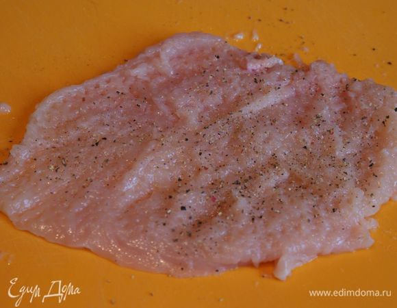 Посолить и поперчить.