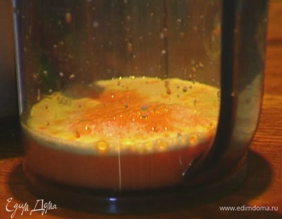 Пропустить все через соковыжималку.