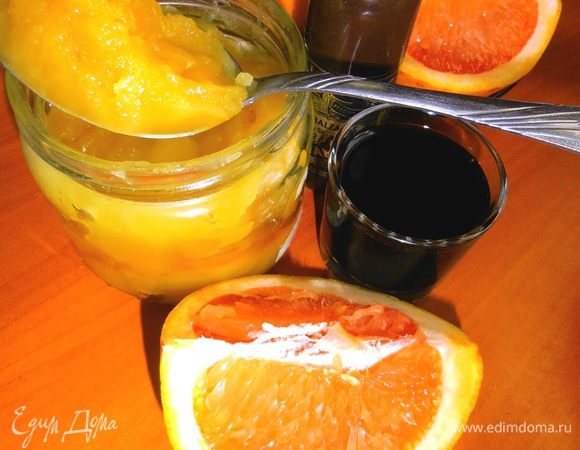 В это время готовим соус.Нужны продукты такие:из цитрусов у меня был грейпфрут совсем без горечи,поэтому подошёл идеально!