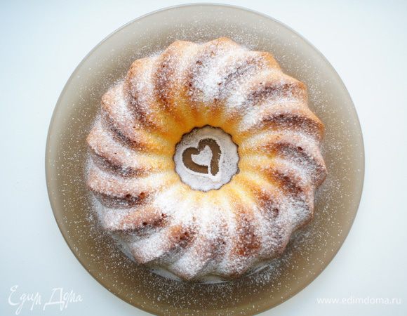 При желании украсить сахарной пудрой.