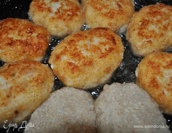  и обжарить в хорошо разогретом растительном масле с двух сторон