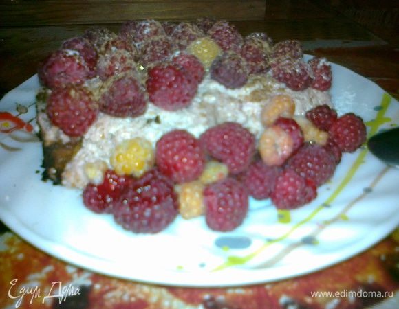 достать чизкейк,остудить,украсить малиной и посыпать немножко корицей