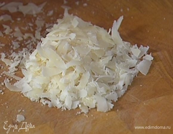 Сыр натереть на терке.