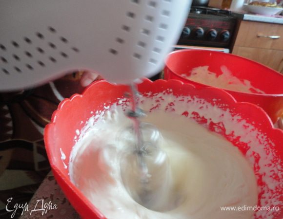 Взбиваем миксером.
