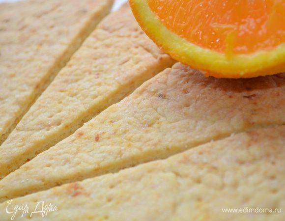 Готовое печенье остудить и теплым разломить по надрезам. Посыпать пудрой и приступать к чаепитию!