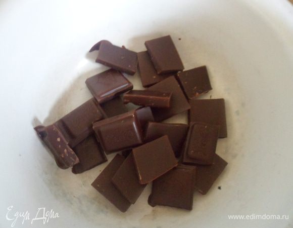Для зумботеллы: Растопить шоколад на водй бане.