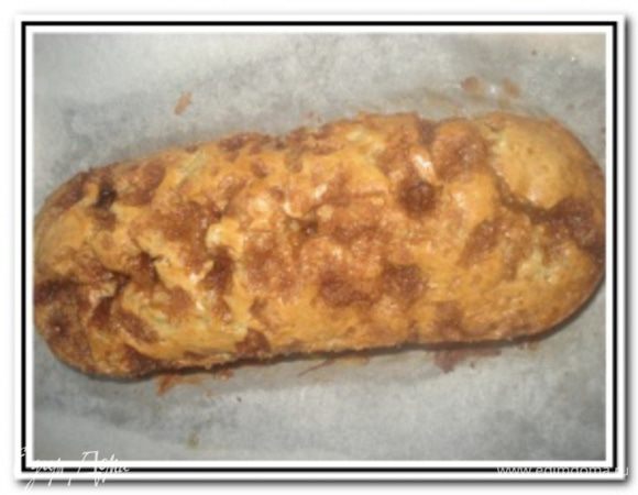 Выпекать в предварительно разогретой до 180 градусов духовке около 40 минут. Готовность проверяем деревянной палочкой.