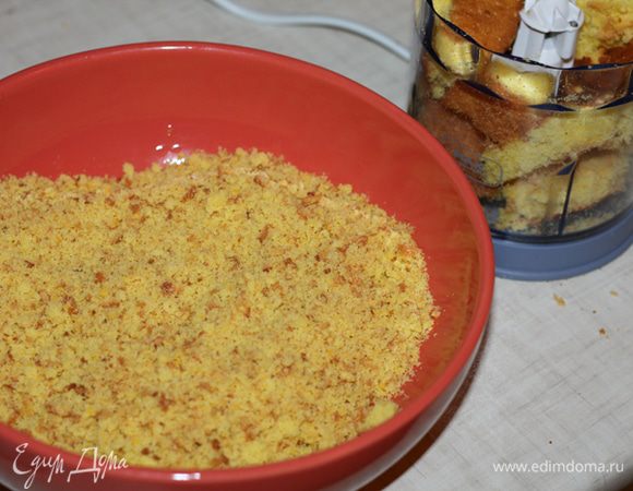 Бисквит измельчить в блендере