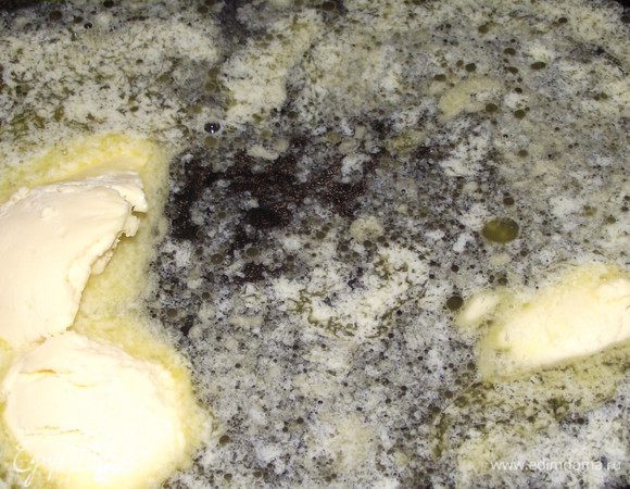 И 125 мл холодной воды.Доводим до кипения