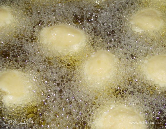 И жарим во фритюрнице 