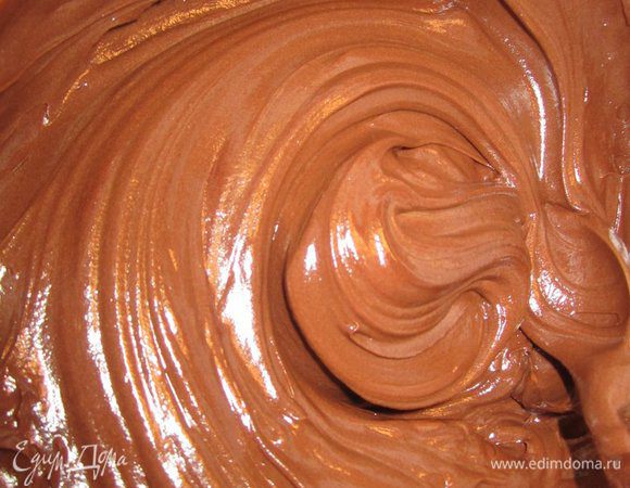 Ввести оставшиеся сливки.