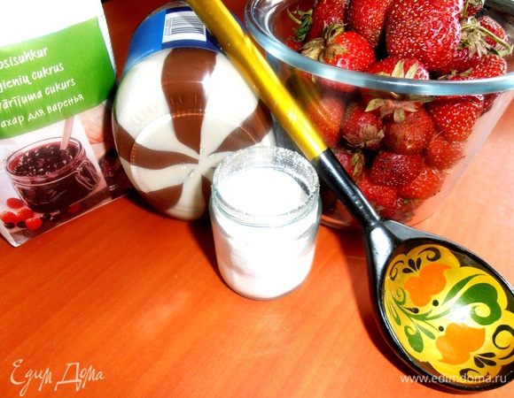 Белого шоколада дома у меня не оказалось,а вот крем нашла))) Но для чистоты экперимента попробуйте с шоколадом!