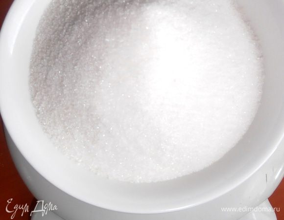Взвешиваем сахар (на вид и цвет его не отличишь от обычного)