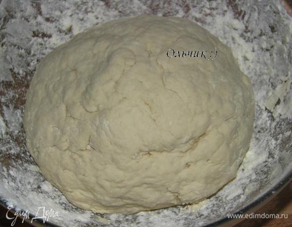 Вымешиваем 5-10 минут пока мука полностью не впитает воду.