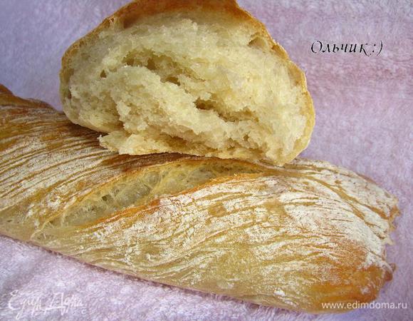 Наконец-то можно разломать багет и наслаждаться его вкусом! Воздушным мякишем и неимоверно-хрустящей корочкой!!! Угощайтесь!