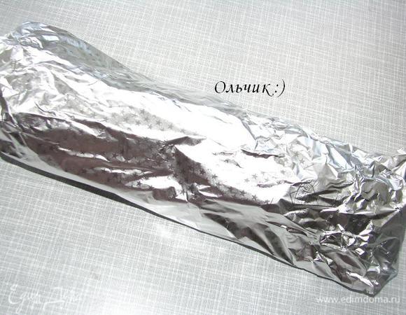 Заматываем в фольгу. Выпекаем 30 минут при 200 градусах.