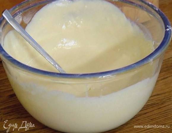 Добавить 1 ст. ложку растительного масла, вымешать тесто.