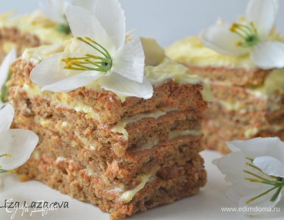 Можно украсить по вкусу...например свежей ягодой или шоколадом. Я посыпала миндальными хлопьми. 