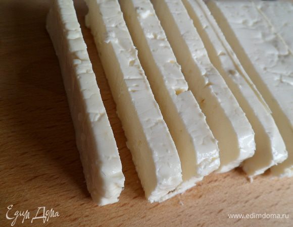 Сыр порезать на брусочки,но не тонко
