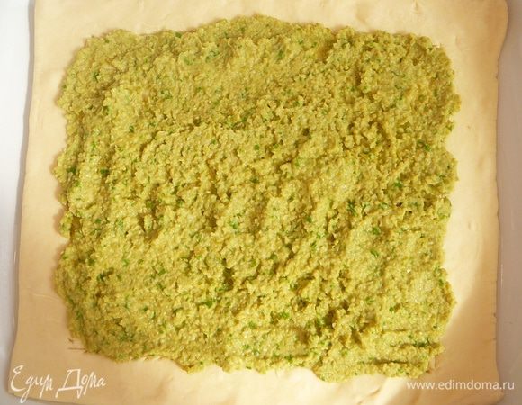 Основу порога намазать тапенадом... 