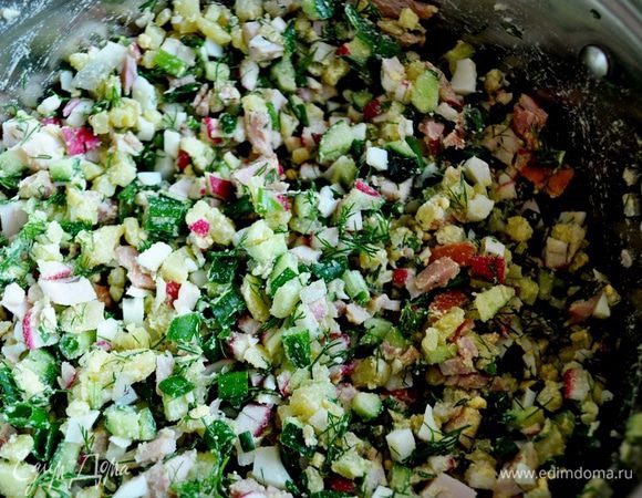 Добавить в кастрюлю к остальным ингридиентам.Всё хорошо размешать.