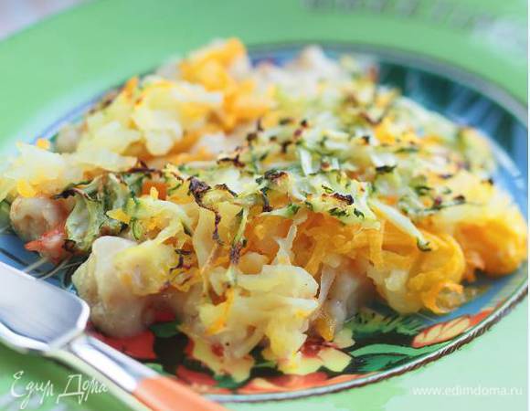 Готовую запеканку посыпать оставшимся укропом.