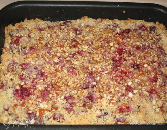 Готовый пирог надо немного охладить...