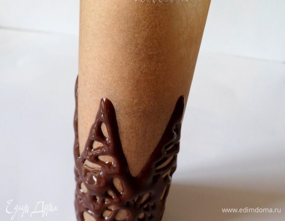 заворачиваем ,одеваем на что-нибудь,чтобы не упала наша корона 