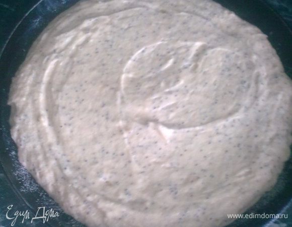 Разравниваем и выпекаем минут 30-40 при 180 градусах.