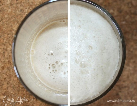 Дрожжи (10 гр сухих или 30 гр живых) смешать с 1 ч.л.сахара и залить 20 мл тёплого (40*С) молока. Убрать на 5-7 минут в тёплое тесто.