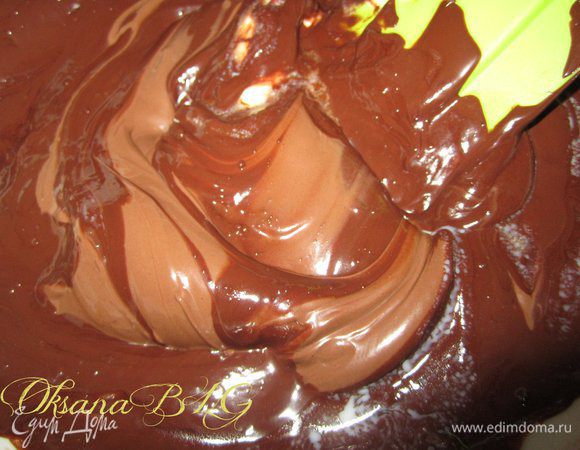 Добавить нутеллу, сливки, все взбить.