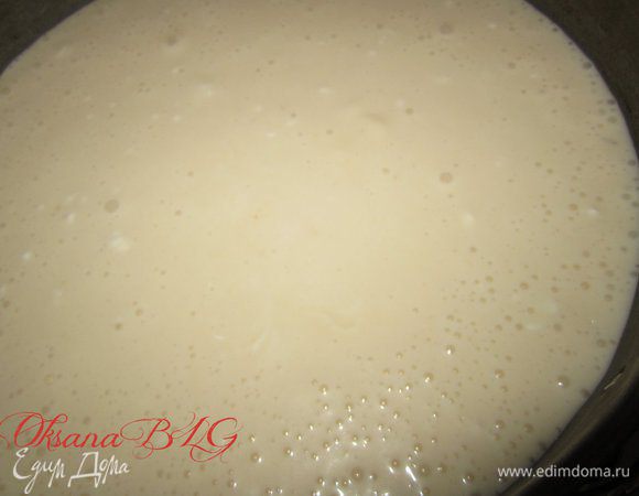 Залить оставшееся суфле. Поставить на 5-10 минут в холодильник.