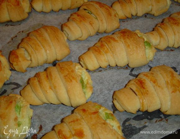 выпекаем при температуре 180 гр. 15-20 минут. Главное не передержать, они должны изменить цвет, но не зажаривать их, чтобы они не стали твердыми.